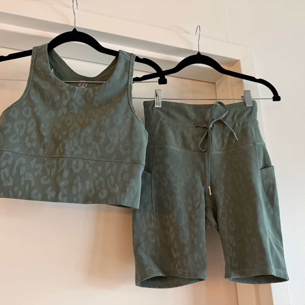 Green Leopard Print Activewear Set